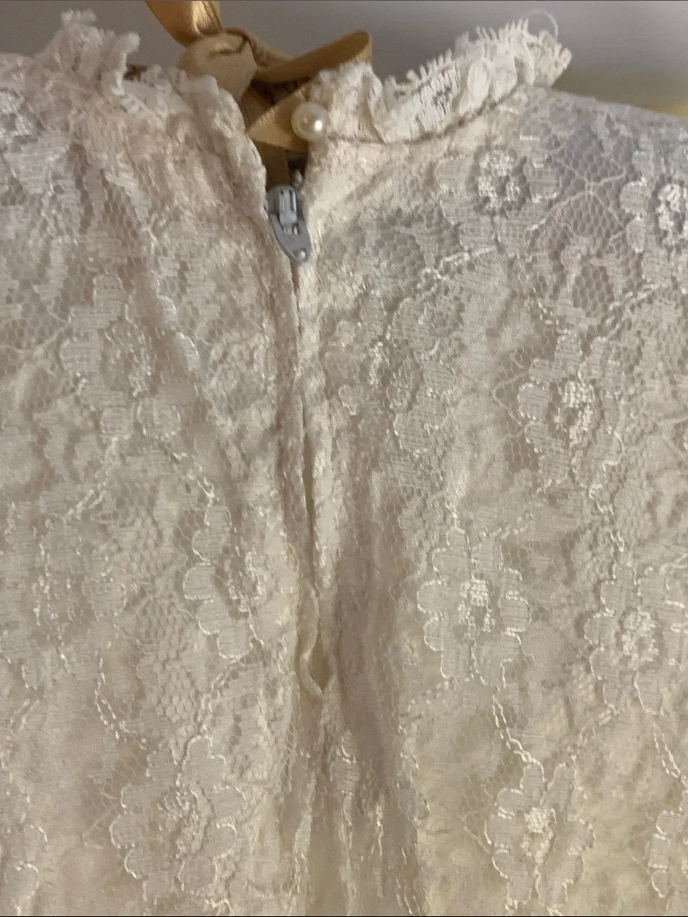 Source Unknown white Lace Girls' Cap Sleeve Baptismal gown